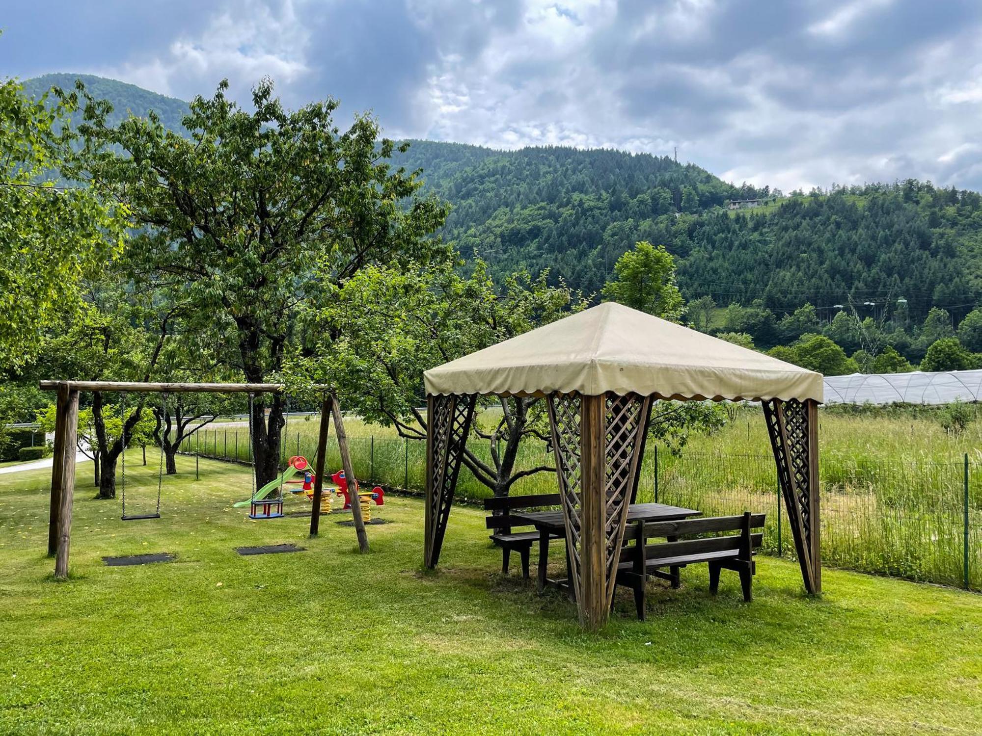 Residence Zecchini Tiarno di Sotto Exteriér fotografie